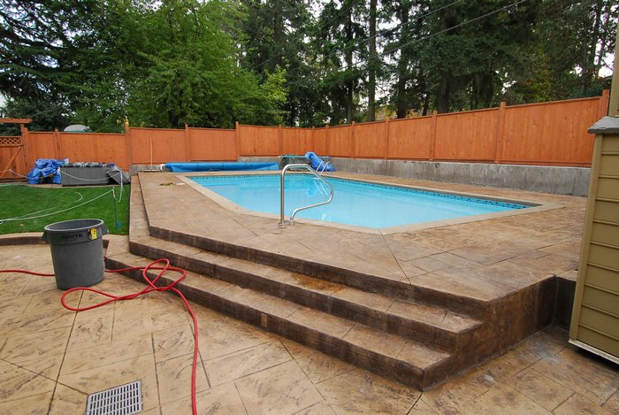 Pool.jpg